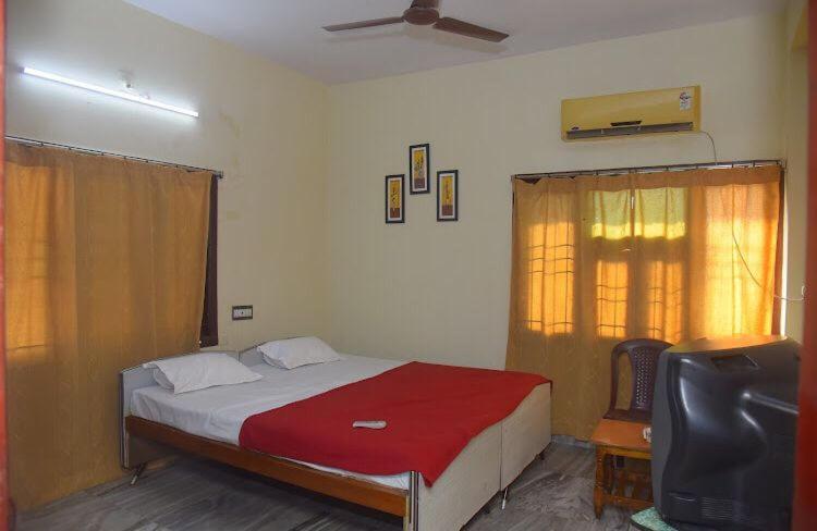 Padmavathi Family Guest House Вишакхапатнам Экстерьер фото